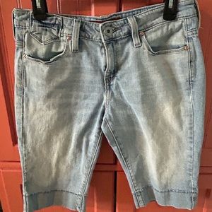 Women’s Levi 575 Bermuda shorts